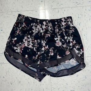 ATHLETA WORKOUT SHORTS VERY CUTE AND NEW